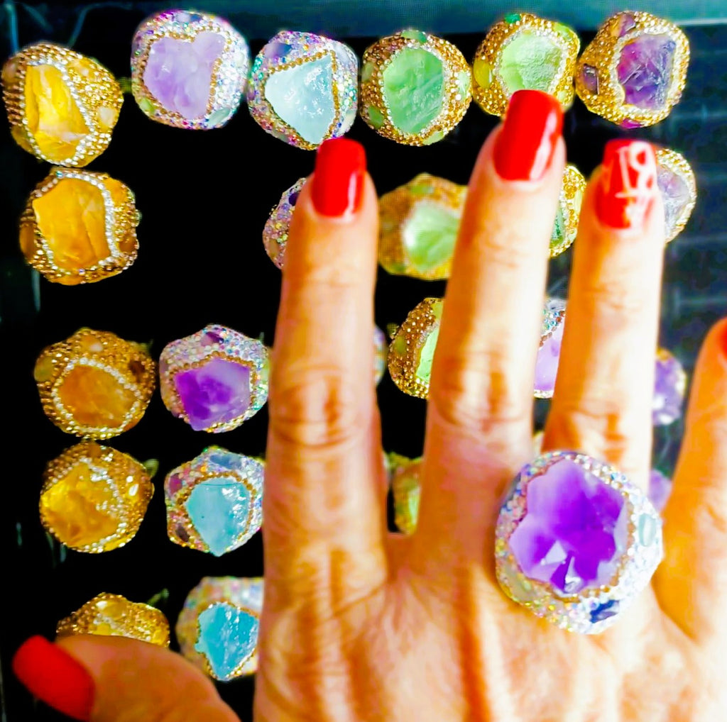 Anel Ajustável "Deusa Gaia" – Pedra Natural Bruta