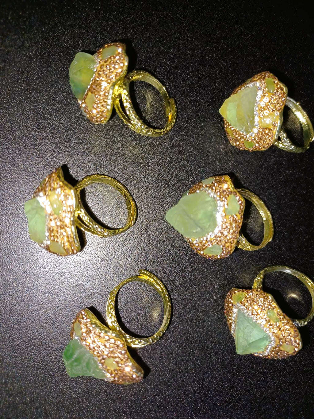 Anel Ajustável "Deusa Gaia" – Pedra Natural Bruta