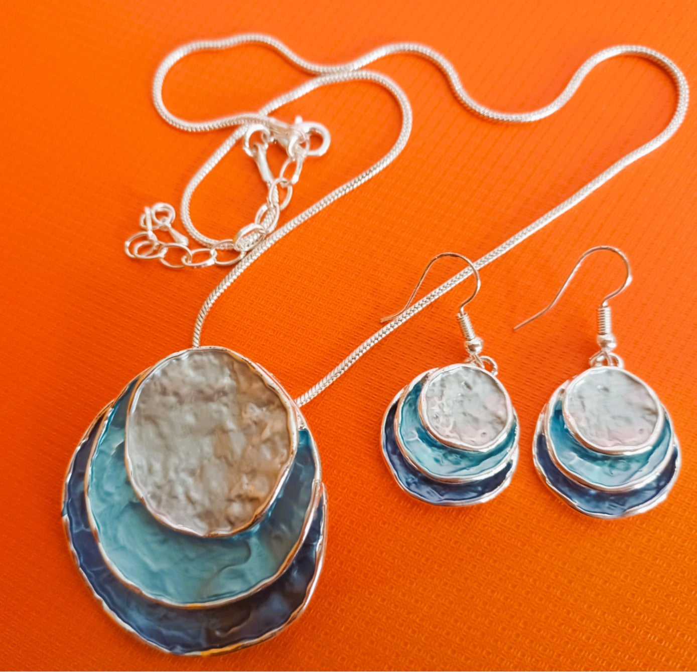 Conjunto Retro Boémio 'Círculos de Evolução' | Colar & Brincos Esmaltados