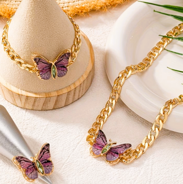 Conjunto 'Metamorfose de Luz' 3 Peças | Colar, Pulseira & Anel de Borboleta (Banhado a Ouro 14K)