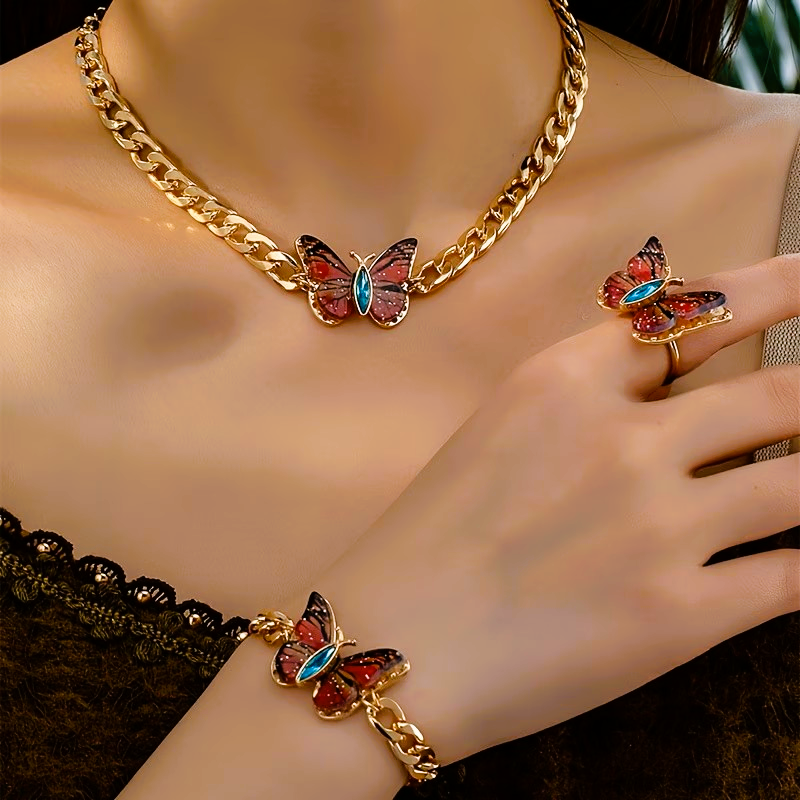 Conjunto 'Metamorfose de Luz' 3 Peças | Colar, Pulseira & Anel de Borboleta (Banhado a Ouro 14K)