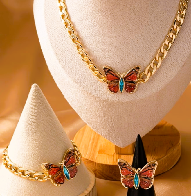 Conjunto 'Metamorfose de Luz' 3 Peças | Colar, Pulseira & Anel de Borboleta (Banhado a Ouro 14K)