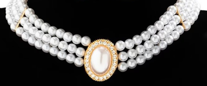 Gargantilha Statement 'Esplendor Vintage' | Tripla Linha de Pérolas & Strass