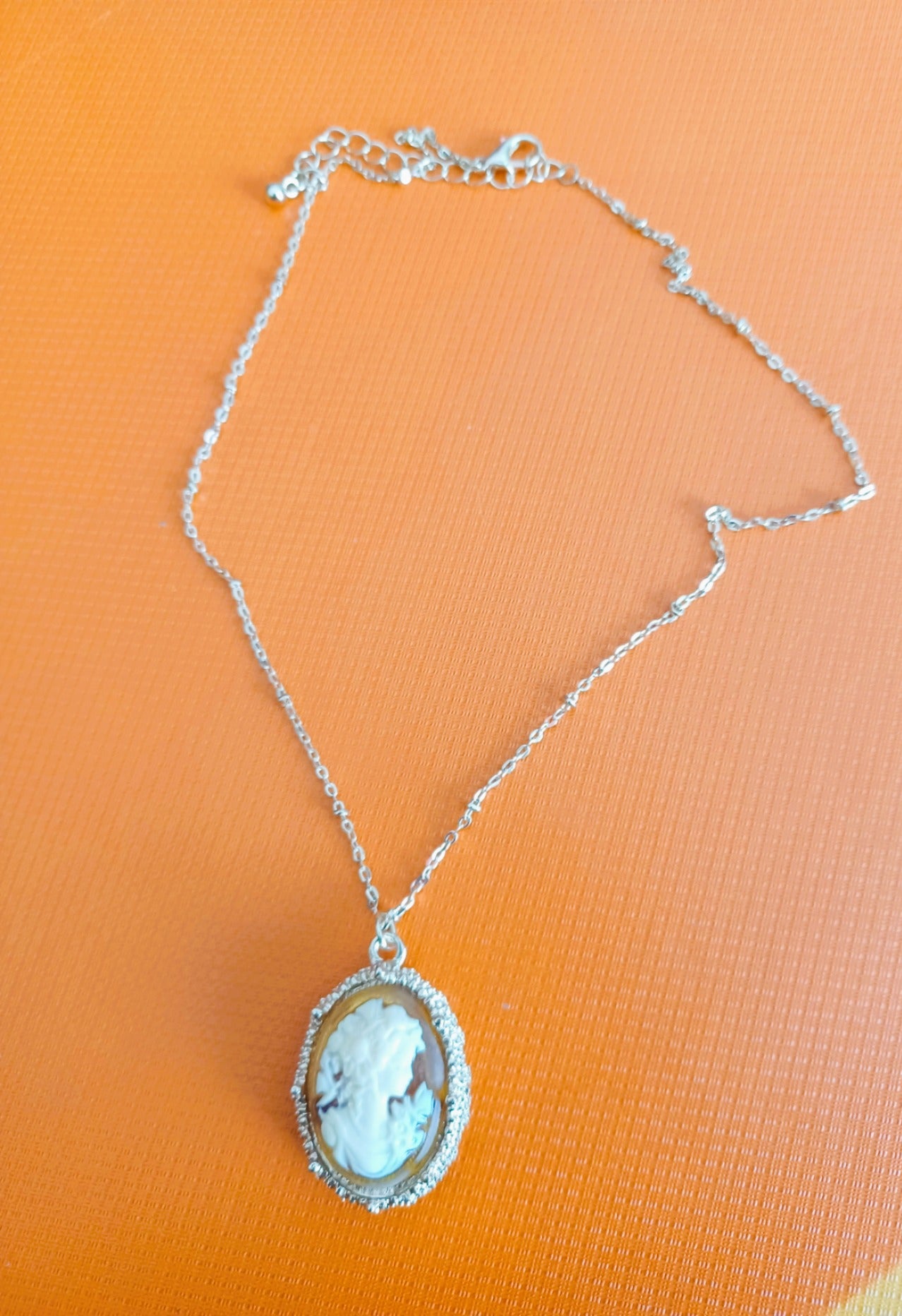 Colar Vintage 'Segredo de Camafeu' | Sagrado Feminino & Ancestralidade