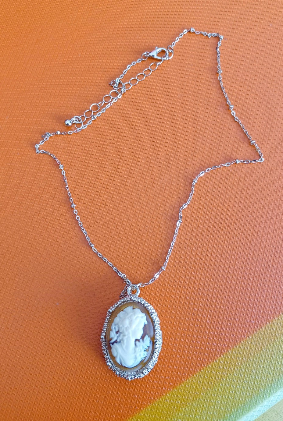 Colar Vintage 'Segredo de Camafeu' | Sagrado Feminino & Ancestralidade