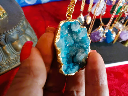 Colar Amuleto Coração da Terra