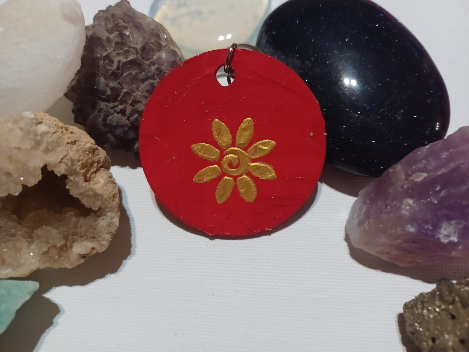 Porta-chaves Artesanal de Madeira 'Mandala Sagrada' – Pintado à Mão | 432 Hz