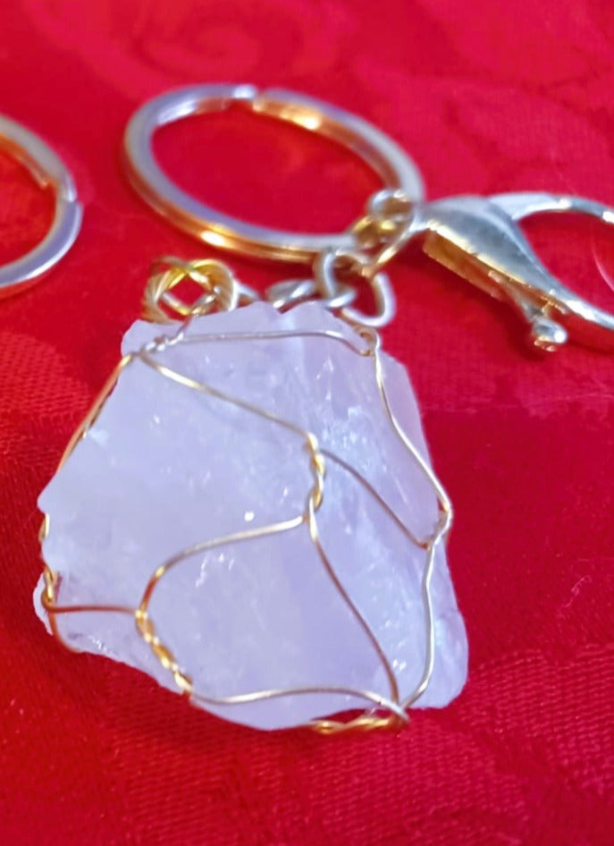 Porta-chaves 'Amuleto de Cristal Bruto' – Proteção e Luz Natural | 432 Hz