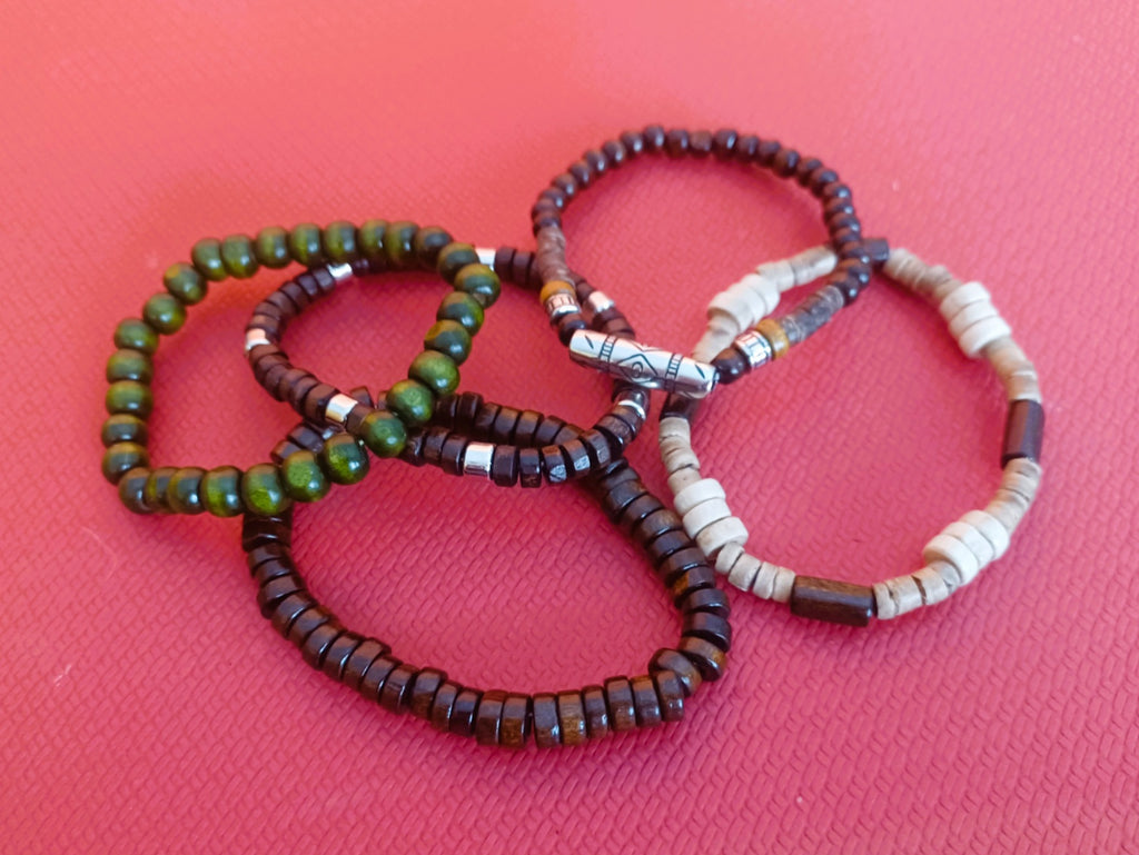 Pulseiras Tribais 'Mãe Terra' | Madeira & Detalhes Geométricos (Vendidas à Unidade)