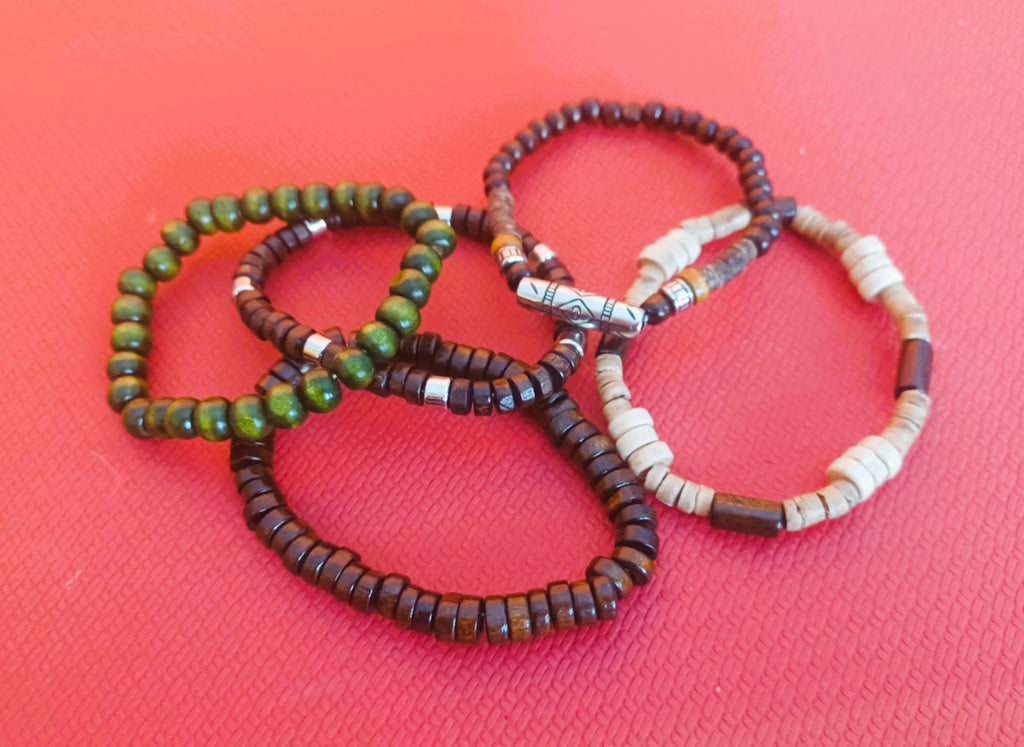 Pulseiras Tribais 'Mãe Terra' | Madeira & Detalhes Geométricos (Vendidas à Unidade)