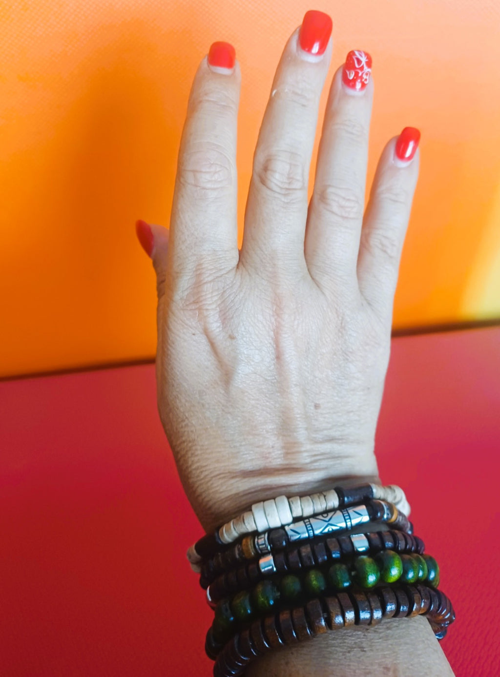 Pulseiras Tribais 'Mãe Terra' | Madeira & Detalhes Geométricos (Vendidas à Unidade)